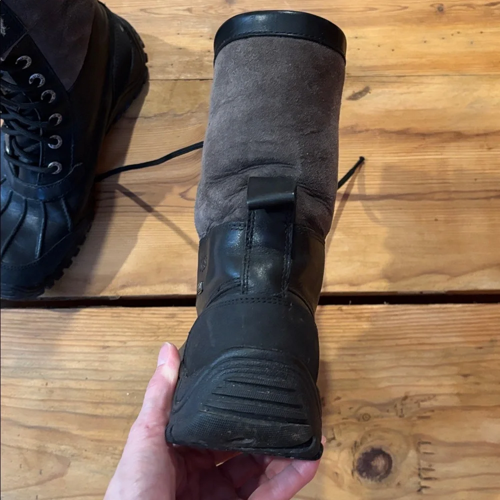 UGG Vibram 7.5 Black & Gray Adirondack II Boot Winter Rated Sheepskin Wool Liner